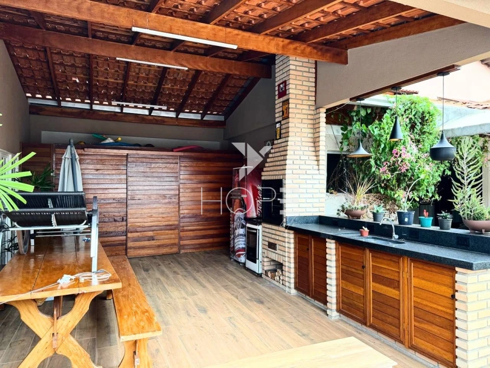 Imagens do imóveis Casa à venda com 400 m² - 3 quartos - suíte - piscina - 4 vagas - Zona Oeste - Jardim Shangri-lá - Londrina PR