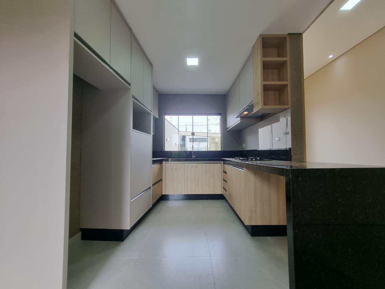 Imagens do imóveis Casa assobradada à venda  – 3 quartos com suíte – 180m² – Conjunto Semiramis Barros Braga – Londrina/PR