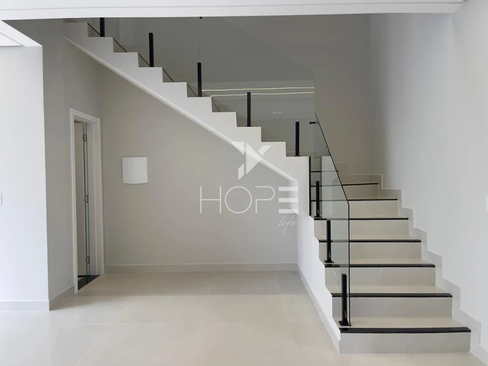 Sobrado em Condomínio à Venda – 105m² Privativos - Morada das Flores (Rosas) – Cambé/PR