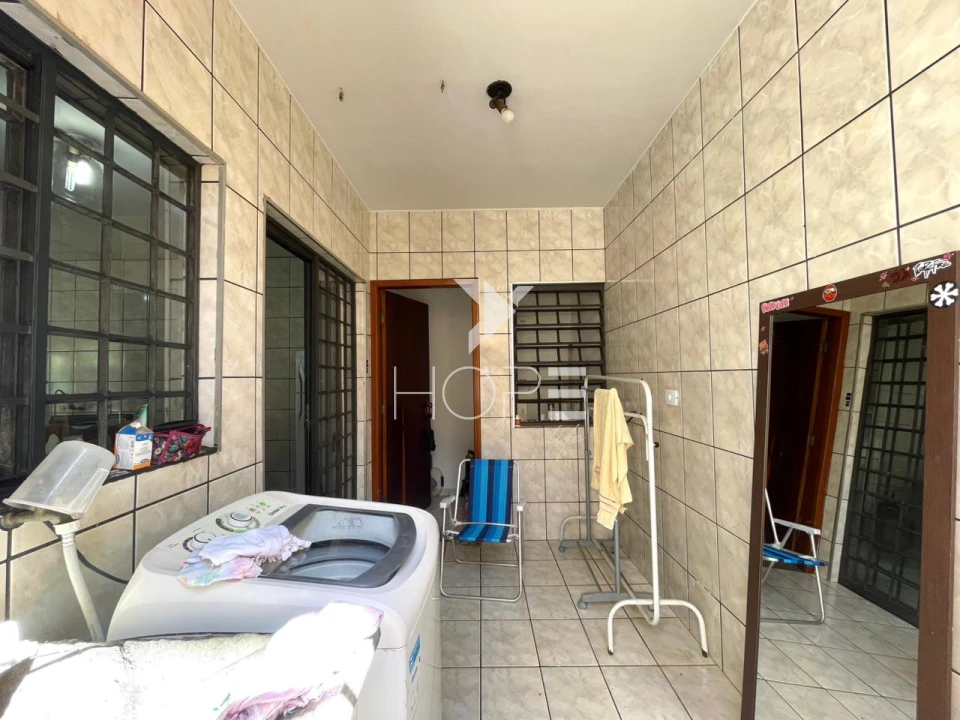 Imagens do imóveis Casa à Venda com Barracão Idependente – 3 Quartos (1 Suíte) – 317m² de Terreno – Pacaembu – Londrina/PR