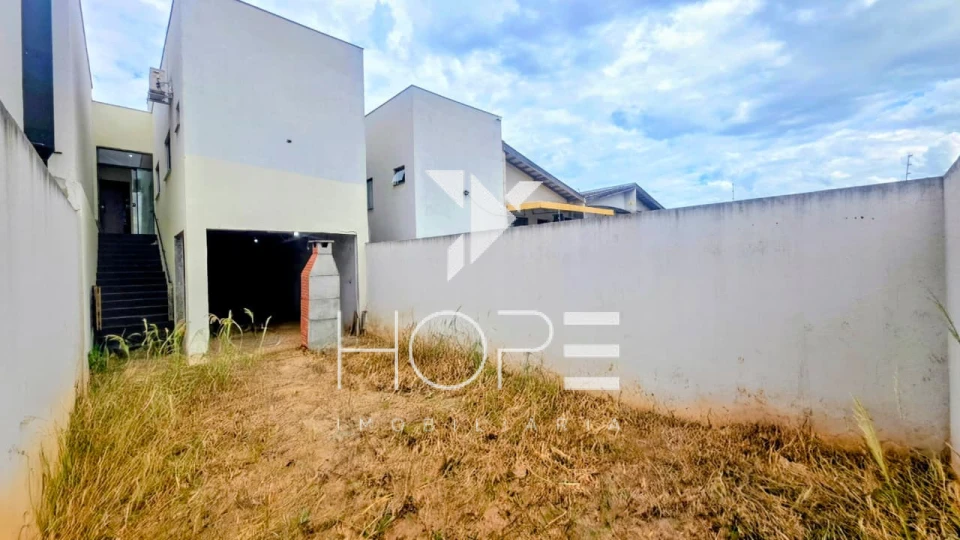 Casa para Venda e Locação – 131 m² – Colúmbia – Londrina/PR