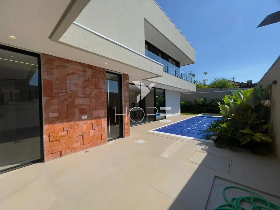Imagens do imóveis Sobrado com piscina à Venda – 261m² – 3 Quartos (2 Demi-suítes) – Jardim das Mansões – Cambé/PR