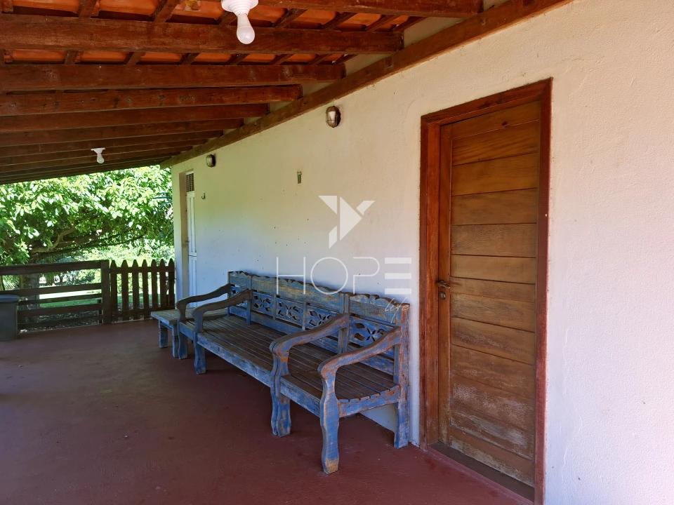 Imagens do imóveis Chácara molhada à venda com 30.492 m² - 3 casas - piscina - acesso direto ao rio - Alvorada do Sul PR