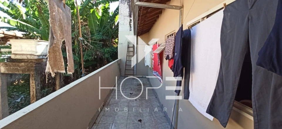 Imagens do imóveis Casa Térrea à Venda – 193m² – 4 Quartos (1 Suíte) – Vila Brasil – Região Central – Londrina/PR