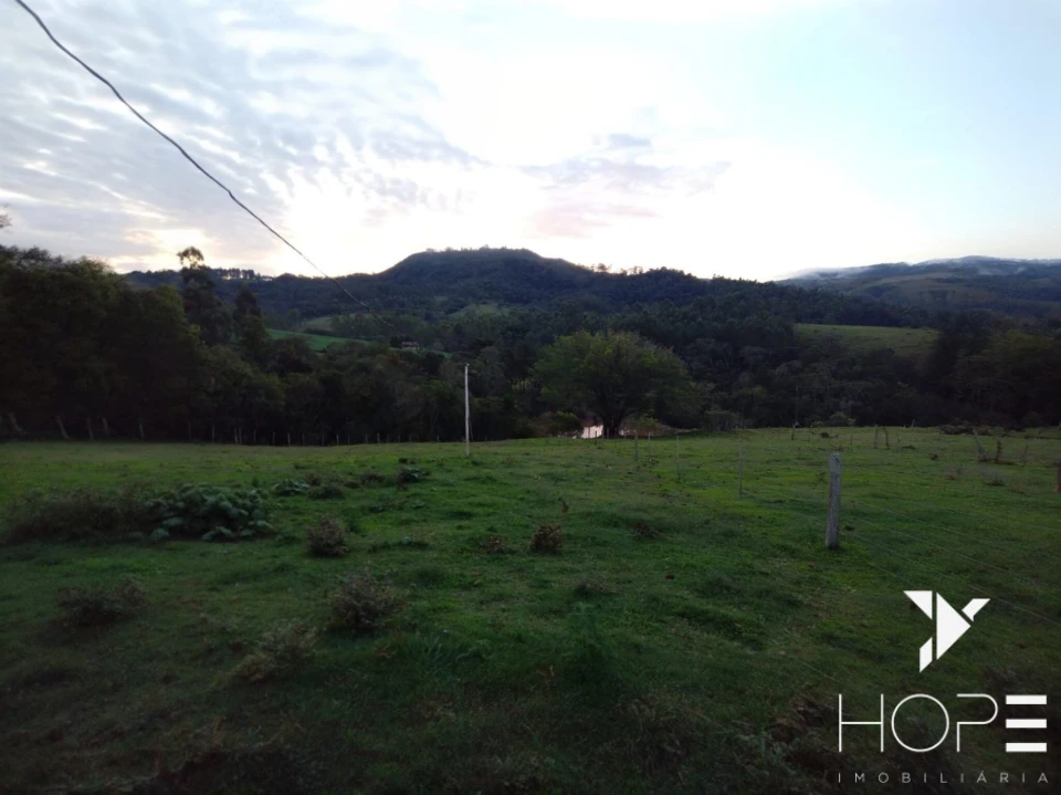 Imagens do imóveis Sítio à venda em Tamarana – Localização privilegiada na beira da estrada