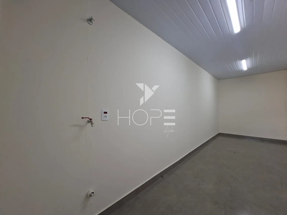 Imagens do imóveis Barracão/Deposito/Galpão com doca para locação com 800 m² - 4 banheiros - 8 vagas - Próximo Av Tiradentes - Zona Oeste - Londrina PR