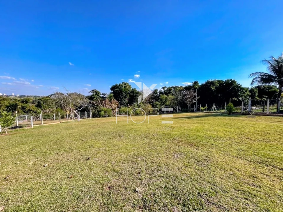 Imagens do imóveis Chácara à venda com 10.278 m² - 3 quartos - 2 banheiros - Rodovia Engenheiro Ângelo Lopes - Ibiporã PR