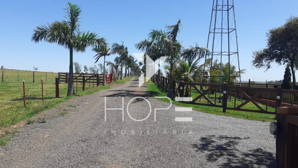 Imagens do imóveis Fazenda Leiteira Porteira Fechada à Venda – 78 Alqueires – Paranavaí/PR – Estrutura Completa + Usina Solar