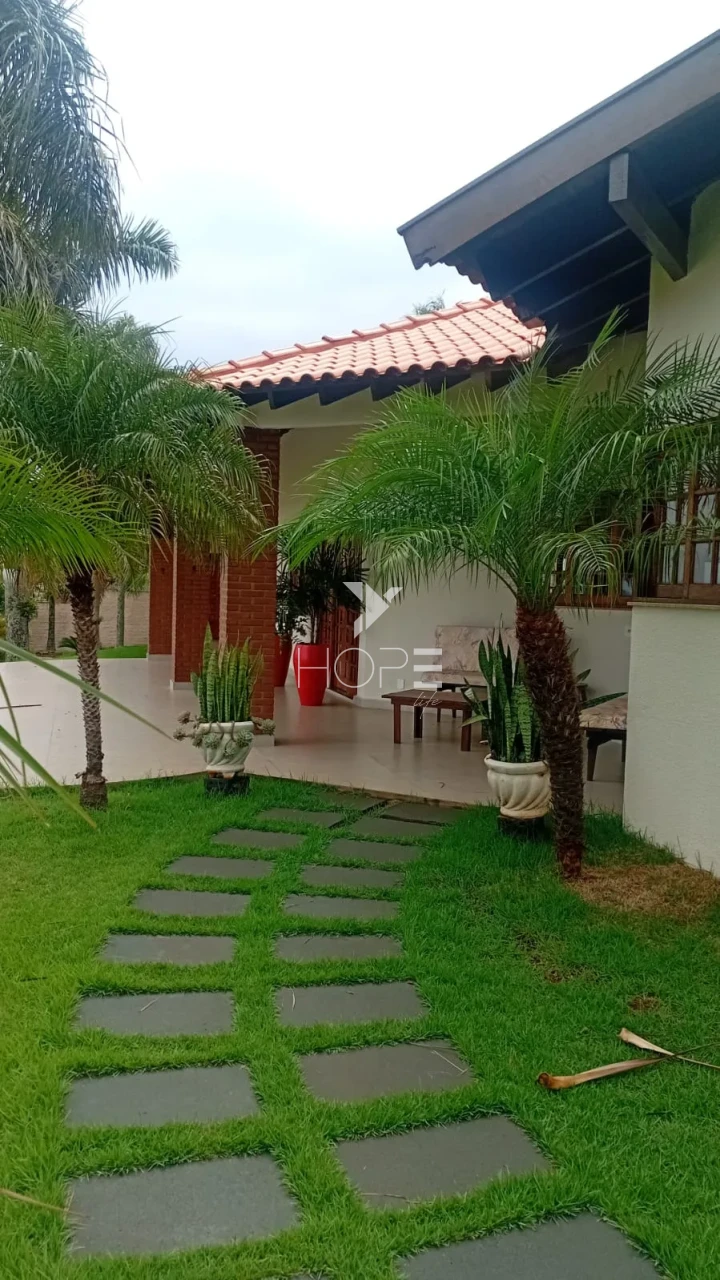 Imagens do imóveis Casa de Alto Padrão com 3 Suítes em Condomínio Fechado – Terreno de 5.000m² com Piscina Aquecida e Espaço Gourmet – Rolândia/PR