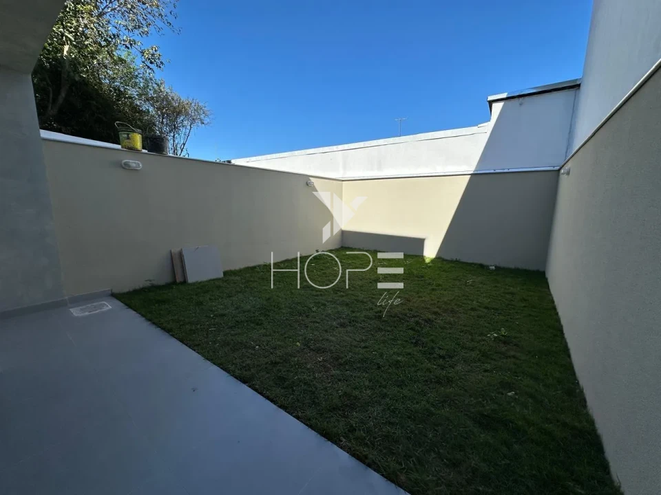 Imagens do imóveis Casa geminada à venda com 3 quartos (1 suíte) no Jardim Bandeirantes – Zona Oeste – Londrina/PR