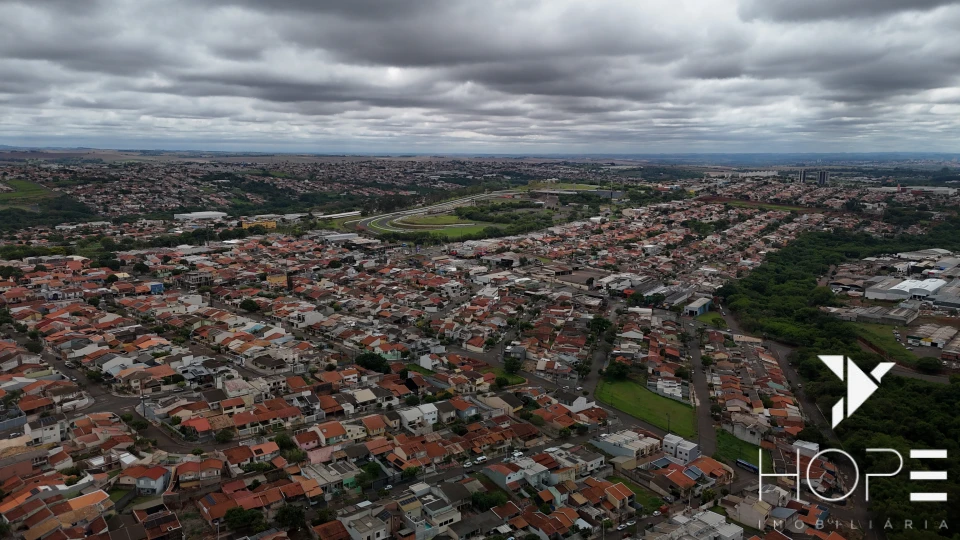 CASA COM TERRENO DE 600 m²  PROXIMO AO ESTADIO DO CAFÉ