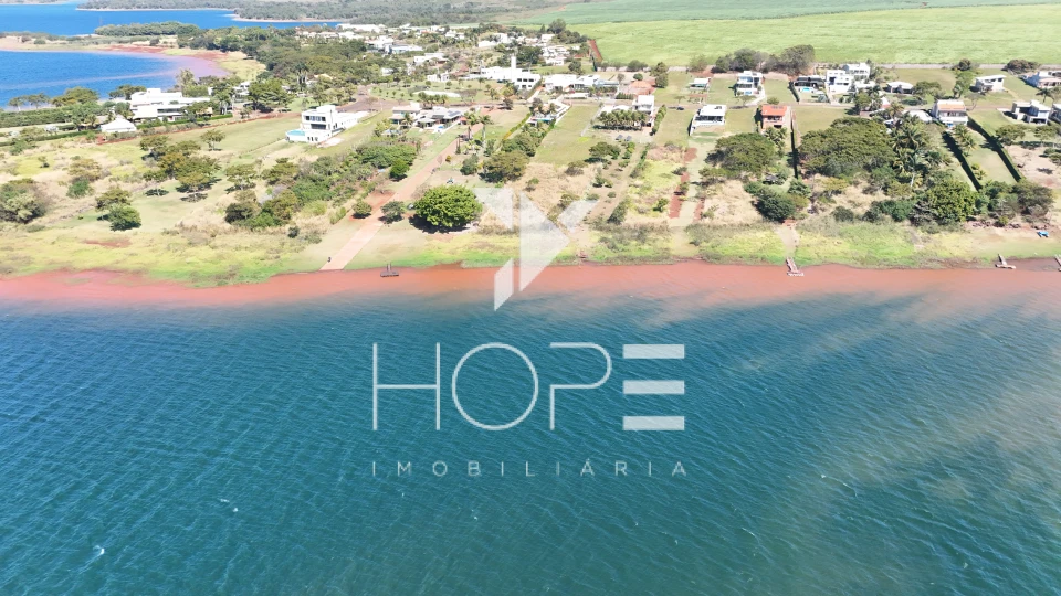 Chácara Beira-Rio de Alto Padrão à Venda – Condomínio Porto das Águas – Porecatu/PR