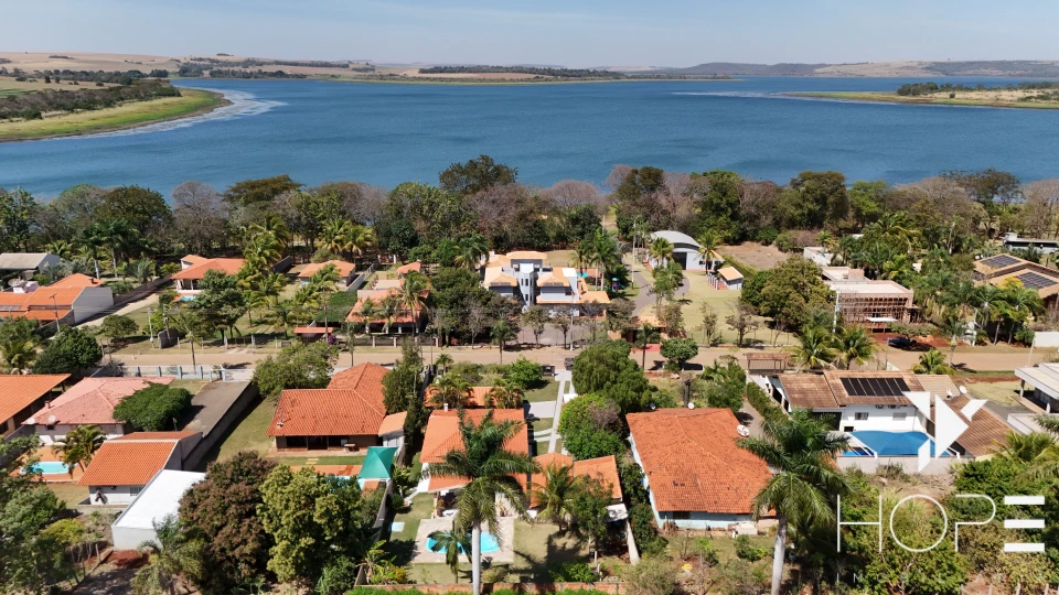 Imagens do imóveis Chácara à Venda no Condomínio Riviera do Poente