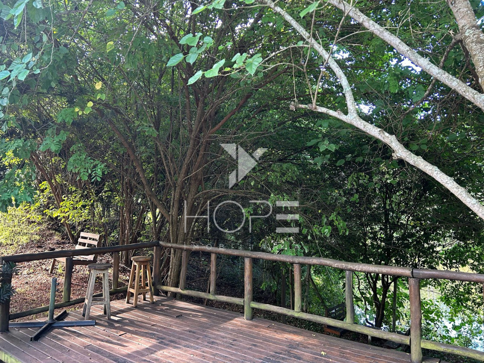 Aconchegante chacara estrada do limoeiro