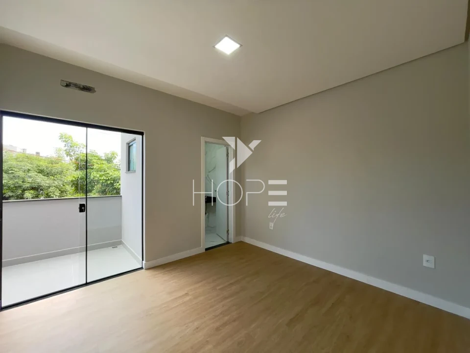 Sobrado em Condomínio à Venda – 105m² Privativos - Morada das Flores (Rosas) – Cambé/PR
