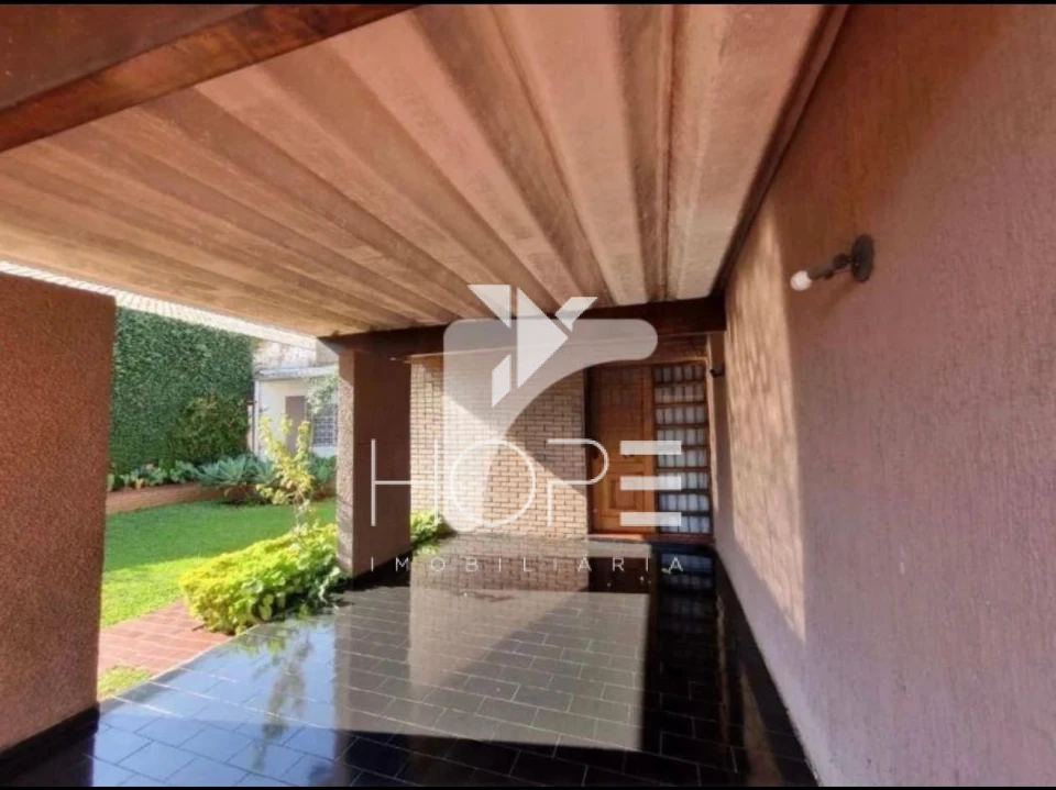 Casa à Venda – 167 m² – 4 Quartos (1 Suíte) – Petrópolis – Região Central – Londrina/PR