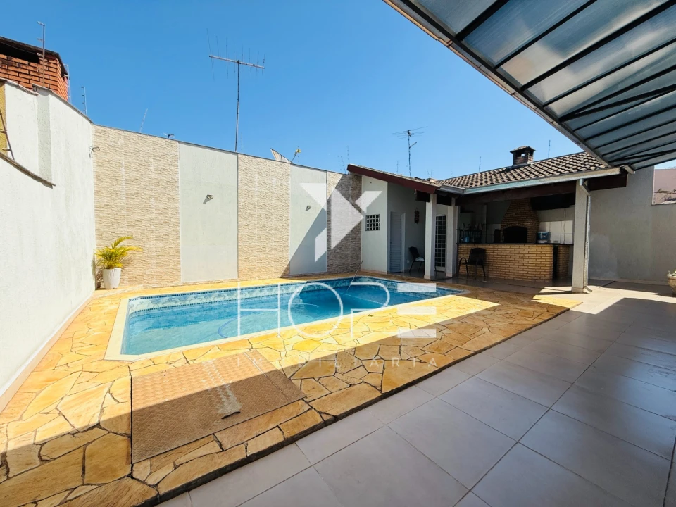 Casa à venda – 3 quartos – 180 m² – Jardim Brasília – Londrina/PR