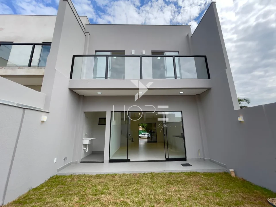 Sobrado em Condomínio à Venda – 105m² Privativos - Morada das Flores (Rosas) – Cambé/PR