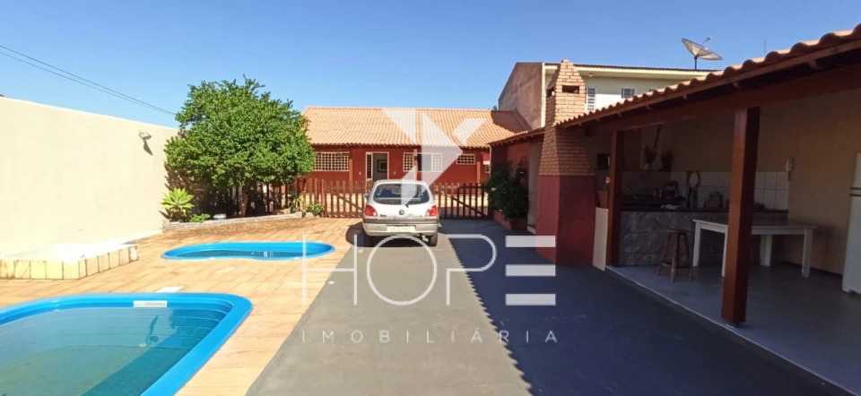 Imagens do imóveis Casa Térrea à Venda – 193m² – 4 Quartos (1 Suíte) – Vila Brasil – Região Central – Londrina/PR