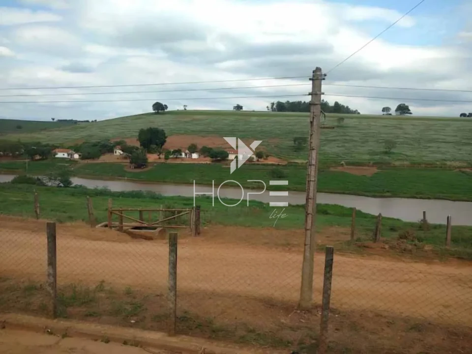 Imagens do imóveis fazenda leiteira à venda com 127 alqueires - laticínio próprio - porteira fechada - Pouso Alegre MG