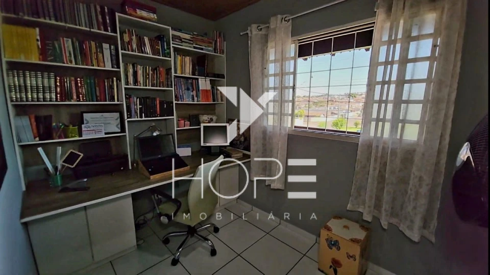 Sobrado à venda na Zona Norte de Londrina – 3 quartos