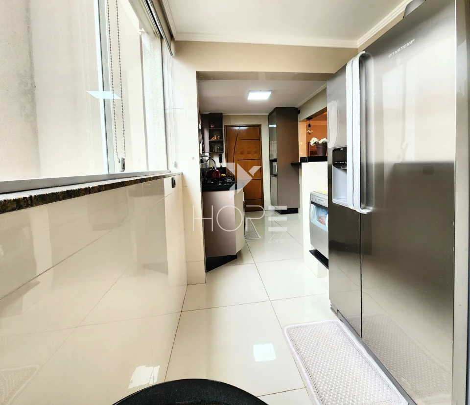 Condomínio Castelo Branco - apartamento à venda com 100m² - 3 quartos - 2 banheiros - 1 vaga - Jardim Bela Itália - Cambé PR