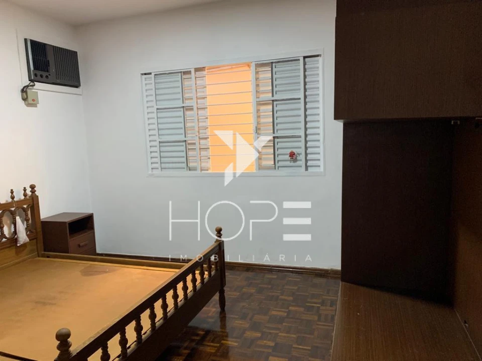 Sobrado à Venda – 5 Quartos (2 Suítes) – 211 m² – Bairro Quebec – Região Central – Londrina/PR