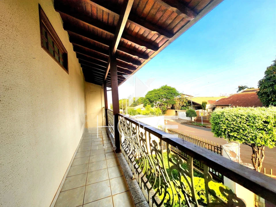 Sobrado à Venda 5 Quartos – Bairro Coliseu – Zona Norte Londrina PR