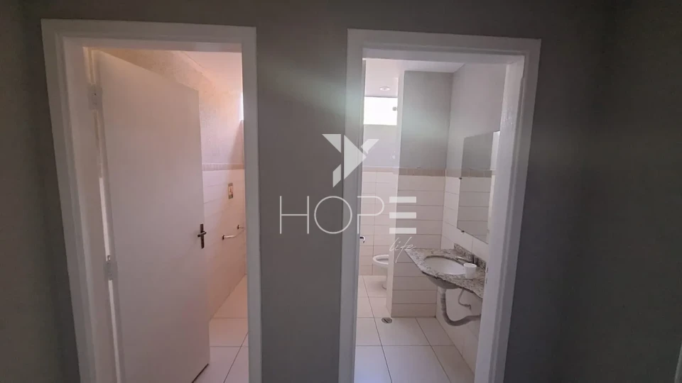 Imagens do imóveis Casa comercial para locação com 350m² - 6 salas - 5 vagas - próximo ao Hospital Evangélico - Lago Parque - Londrina PR