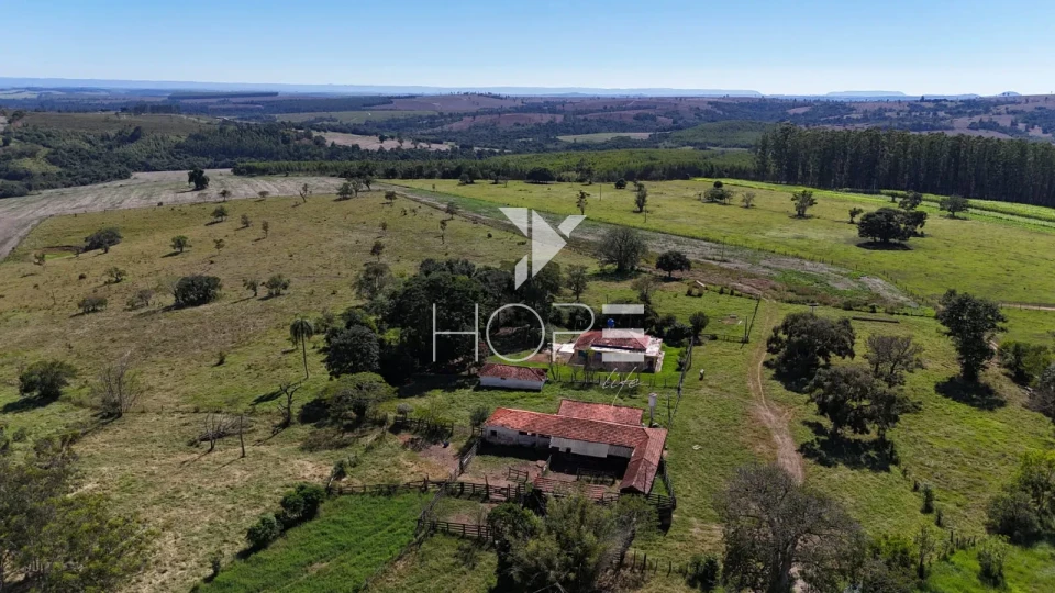 Imagens do imóveis Fazenda à venda com 133 alqueires - agricultura e pecuária - 80% de aproveitamento - Angatuba SP