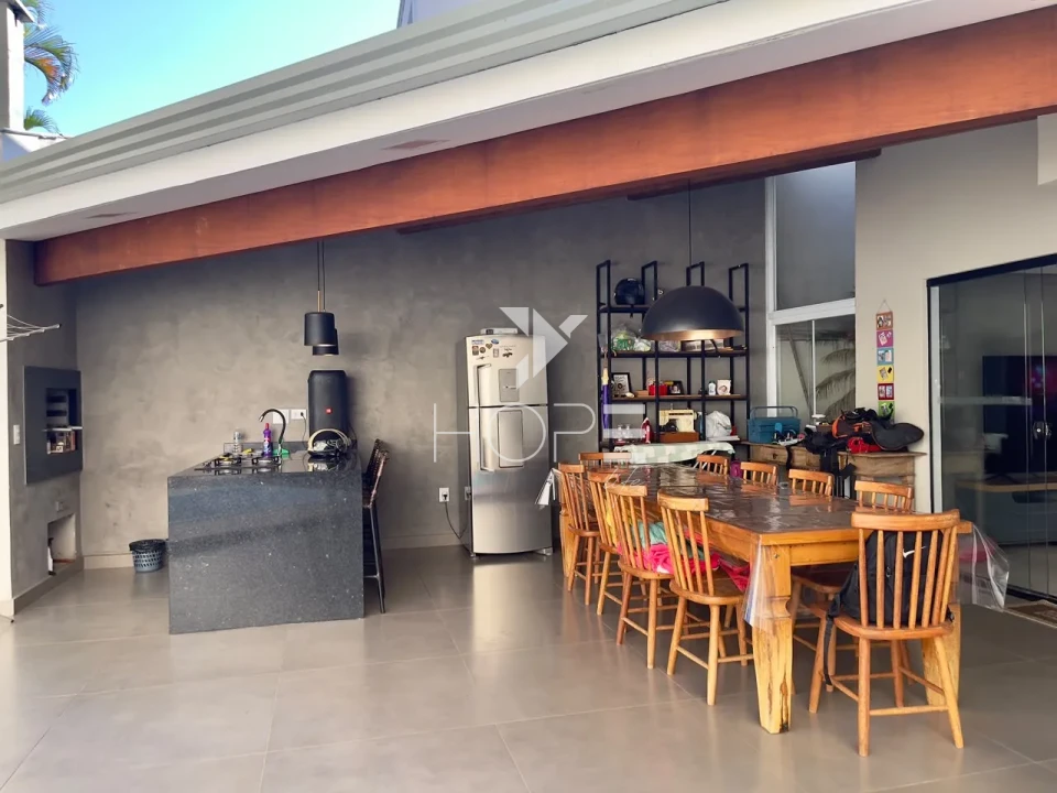 Sobrado em Condomínio à Venda – 261m² – 3 Quartos (1 Suíte) – Vale das Araucárias – Parque Residencial Alcântara – Zona Sul – Londrina/PR