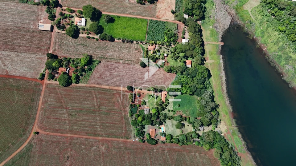 Imagens do imóveis Chácara molhada à venda com 30.492 m² - 3 casas - piscina - acesso direto ao rio - Alvorada do Sul PR