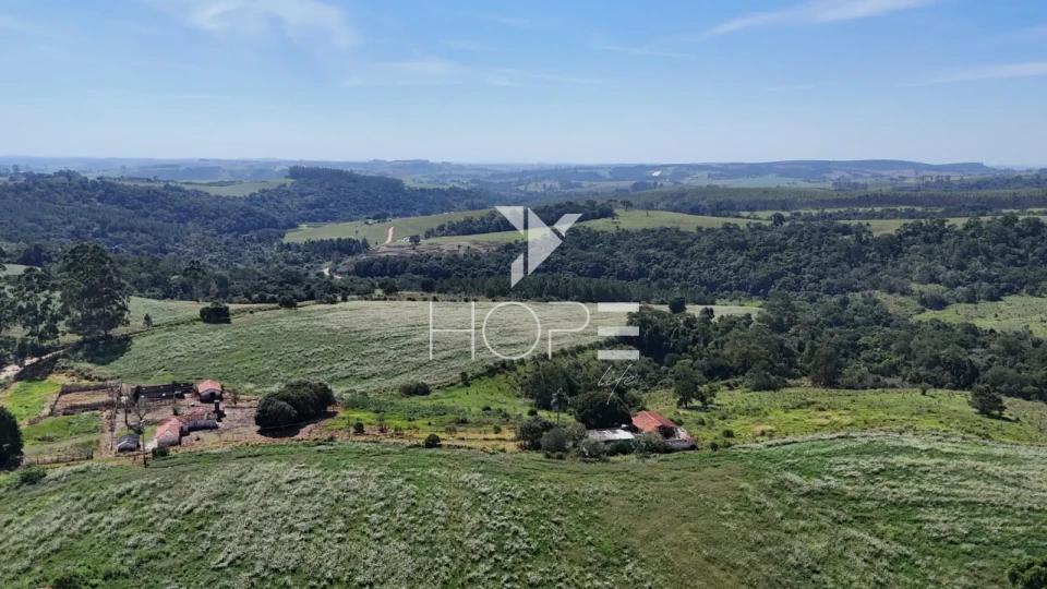 Imagens do imóveis Fazenda à venda com 48.25 alqueires - agricultura e pastagem - frente para o asfalto - São Miguel Arcanjo SP
