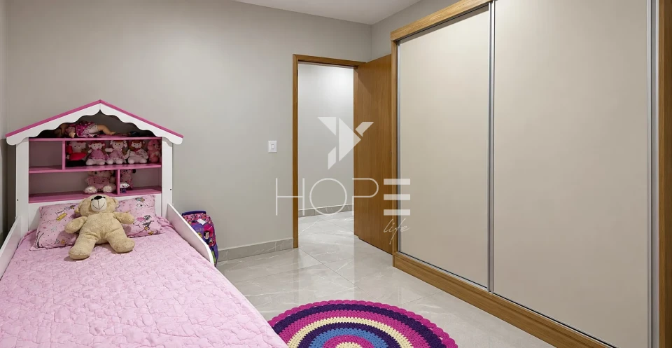 Casa geminada à venda - 03 quartos  (1 Suíte)  81 m² -  Jd. Bela Itália - Cambé/Pr.