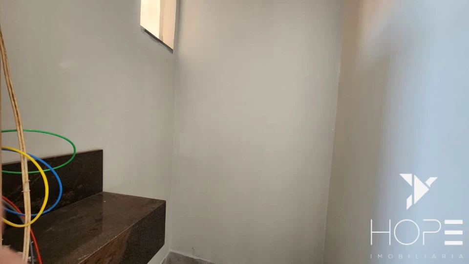 Imagens do imóveis Sobrado à Venda – 3 Quartos (1 Suíte) – 136m² – Dom Pedro I – Londrina