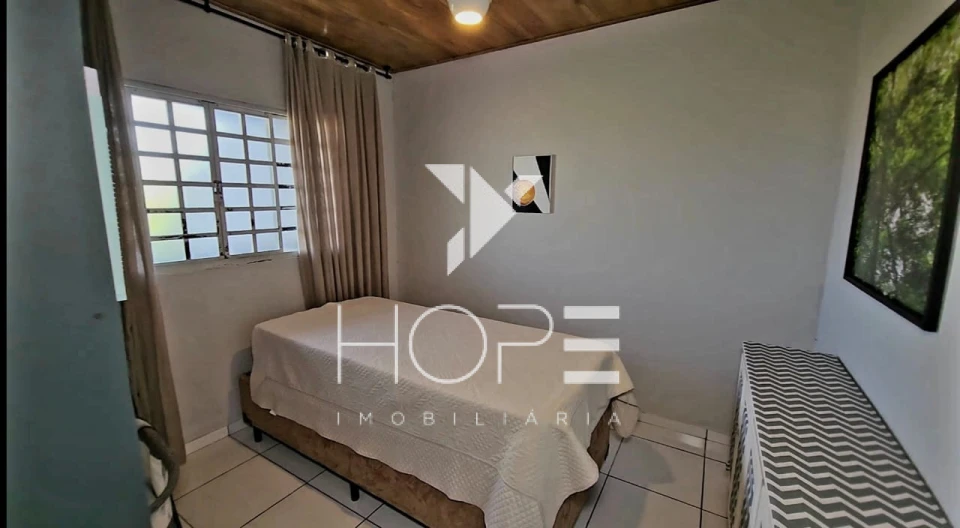 Sobrado à venda na Zona Norte de Londrina – 3 quartos