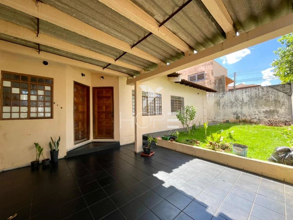 Imagens do imóveis Casa à Venda com Barracão Idependente – 3 Quartos (1 Suíte) – 317m² de Terreno – Pacaembu – Londrina/PR