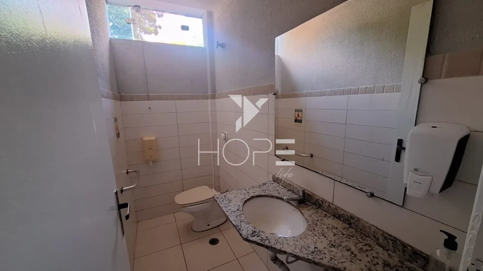 Imagens do imóveis Casa comercial para locação com 350m² - 6 salas - 5 vagas - próximo ao Hospital Evangélico - Lago Parque - Londrina PR