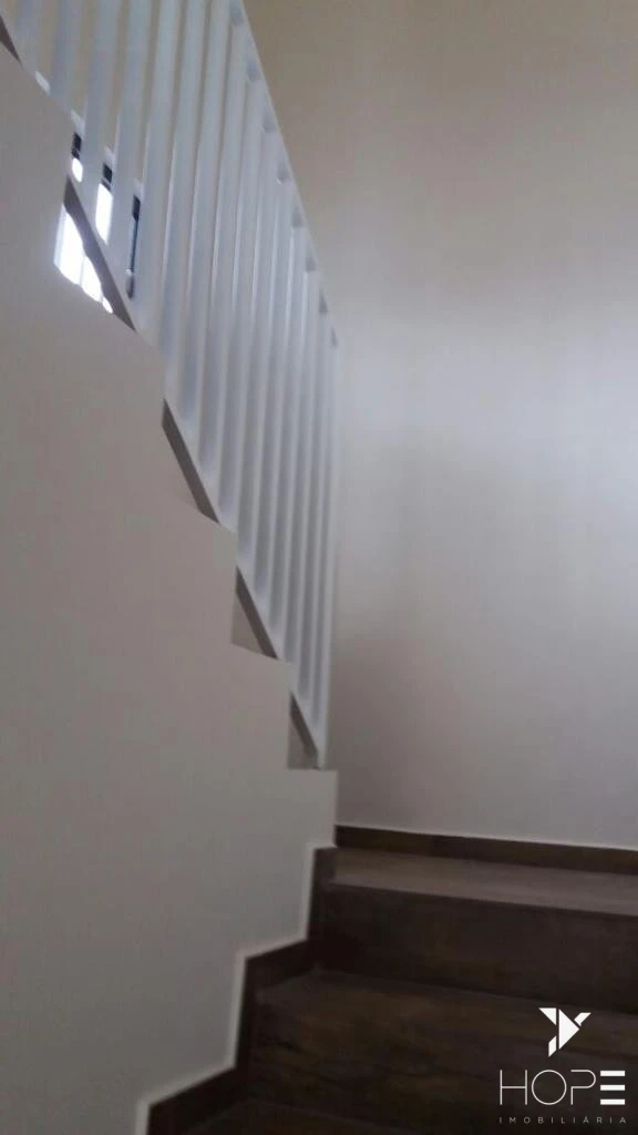 Imagens do imóveis Sobrado à venda – 145m² – 3 quartos com suíte – Conjunto Padre Bernardo Merckel – Arapongas/PR