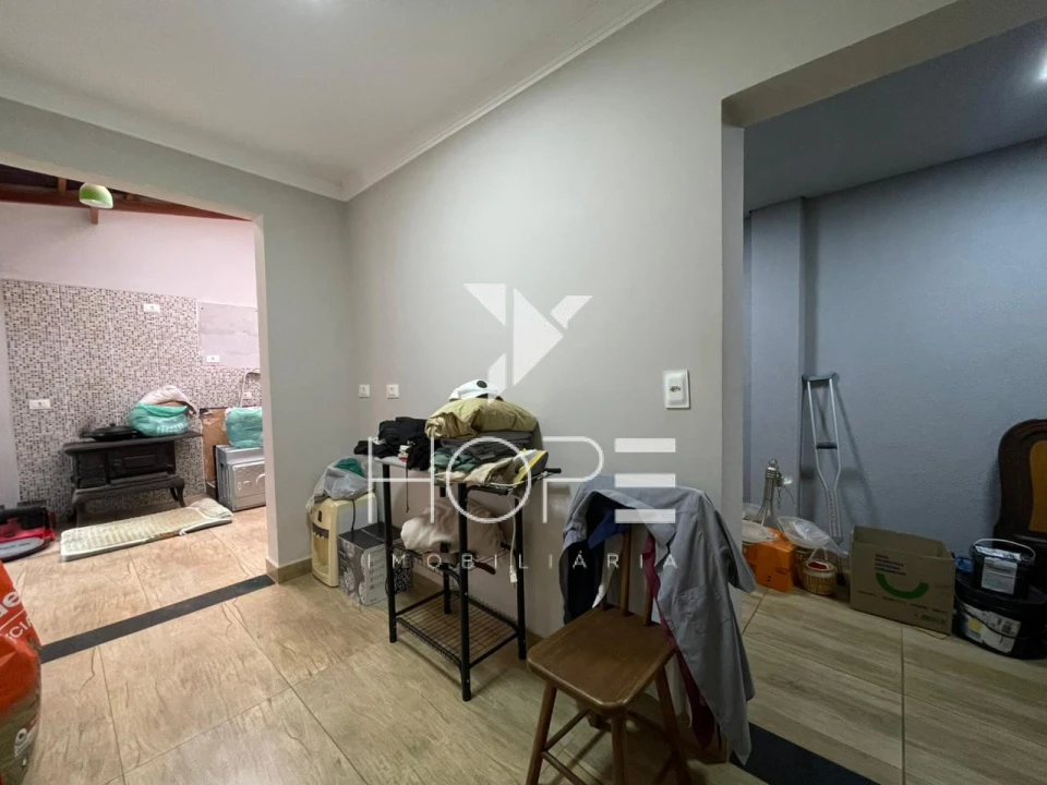 Sobrado à Venda com Energia Solar – 178m² Intern – 4 Quartos (1 Suíte) – Monte Belo – Zona Sul – Londrina/PR