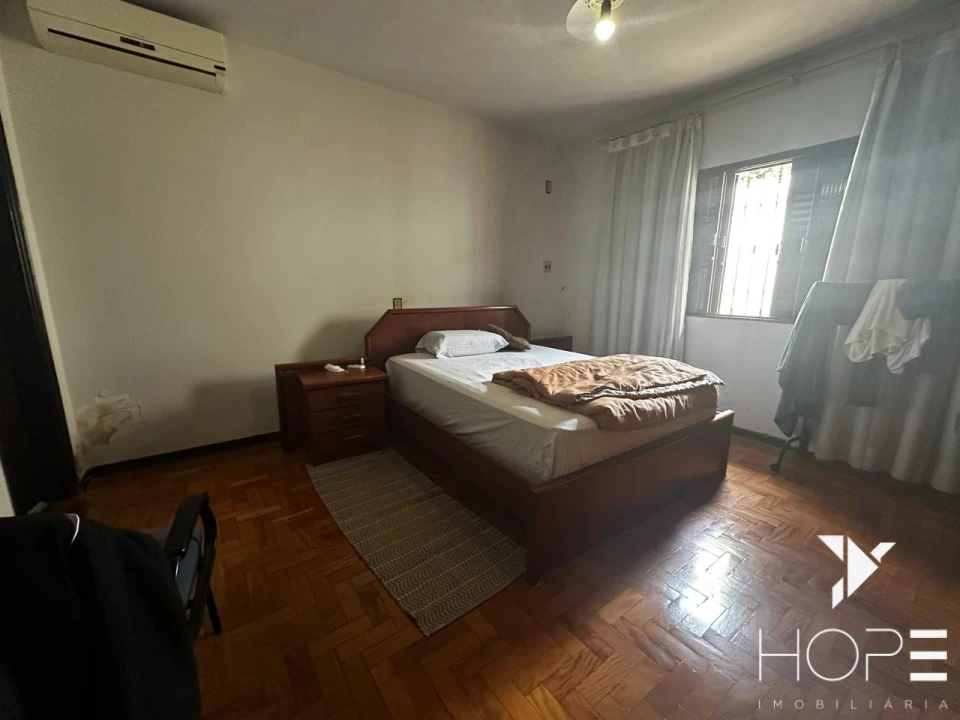 Casa à venda  próximo a Av. Higienópolis e Av. Jk.  – Londrina/PR