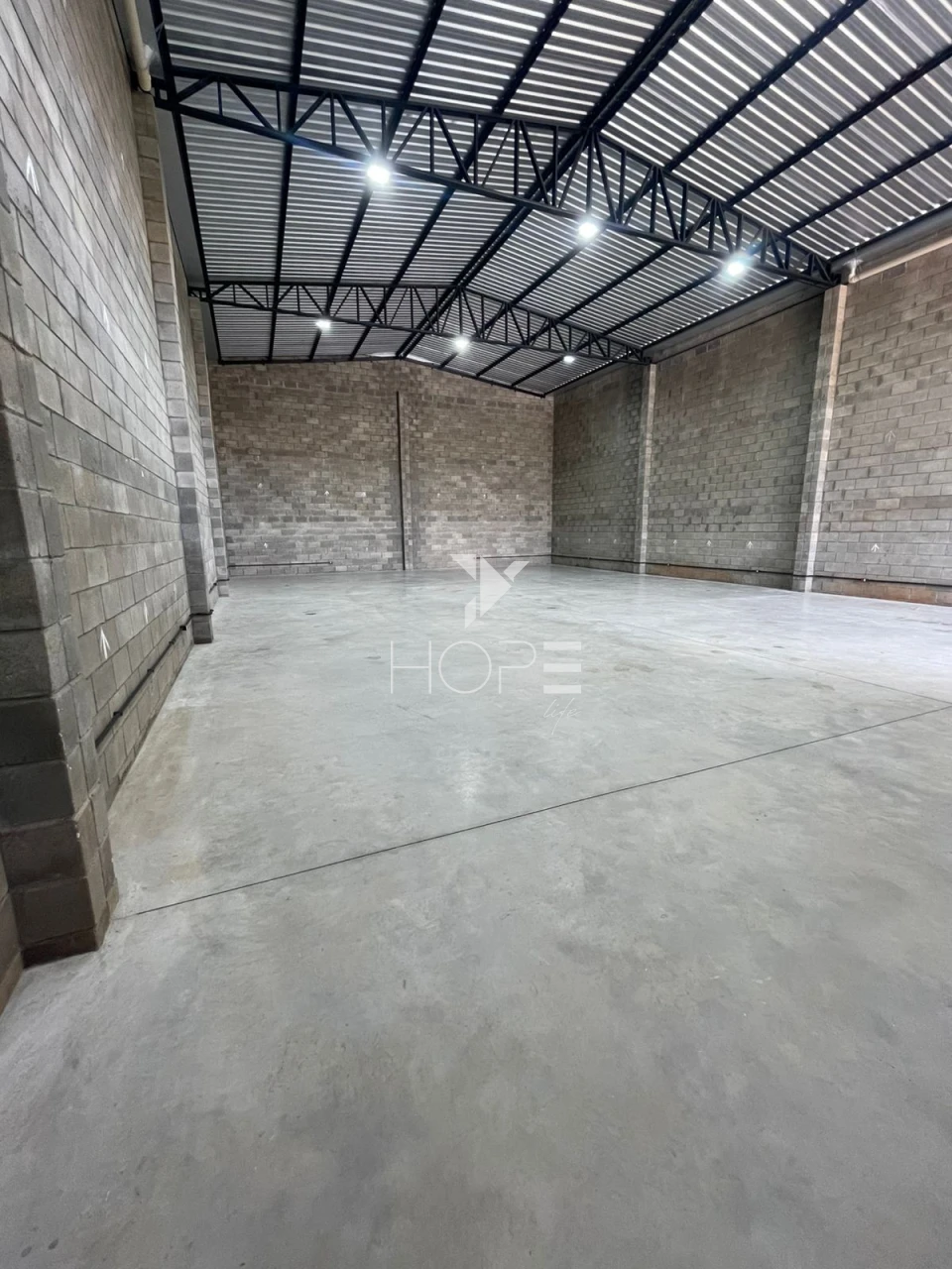 Imagens do imóveis Barracão à venda com 252 m² - 2 banheiros - Avenida dos Estudantes - San Rafael - Ibiporã/PR