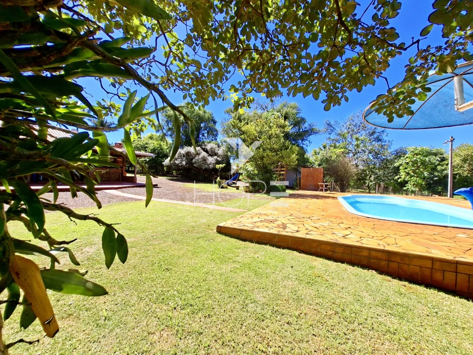Imagens do imóveis Chácara molhada à venda com 30.492 m² - 3 casas - piscina - acesso direto ao rio - Alvorada do Sul PR