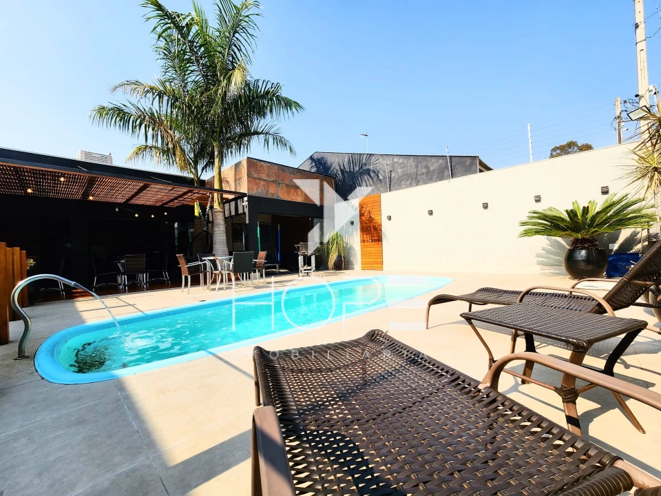 Imagens do imóveis Imóvel Comercial de Alto Padrão com Piscina e Espaço Gourmet à Venda em Cambé – Jardim do Café