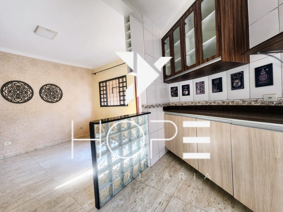 CASA  DE 150 m² A VENDA NA AVENIDA  DAS NACOES