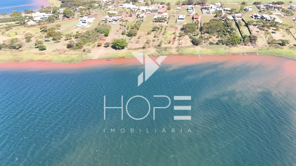 Chácara Beira-Rio de Alto Padrão à Venda – Condomínio Porto das Águas – Porecatu/PR