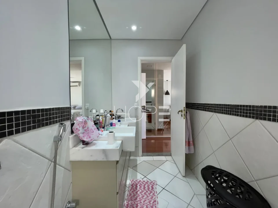 Sobrado em Condomínio à Venda – 261m² – 3 Quartos (1 Suíte) – Vale das Araucárias – Parque Residencial Alcântara – Zona Sul – Londrina/PR