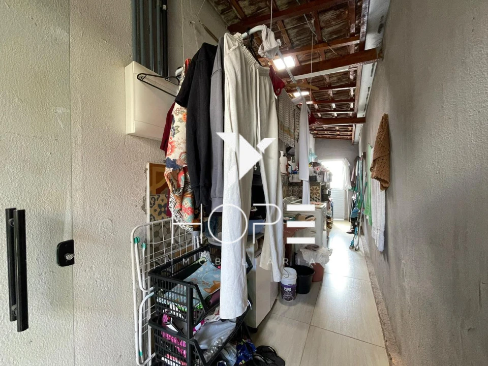 Casa à venda – 4 quartos – Jardim Alvorada – Londrina/PR