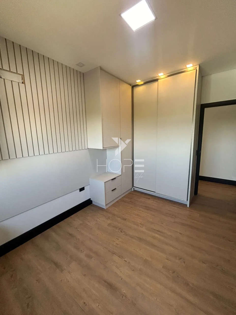 Imagens do imóveis Casa Exclusiva em Condomínio Fechado – 4 Suítes - 3 ANDARES - Elevador - 800m² de Terreno - Condomínio Costa do Sol – Rolândia/PR