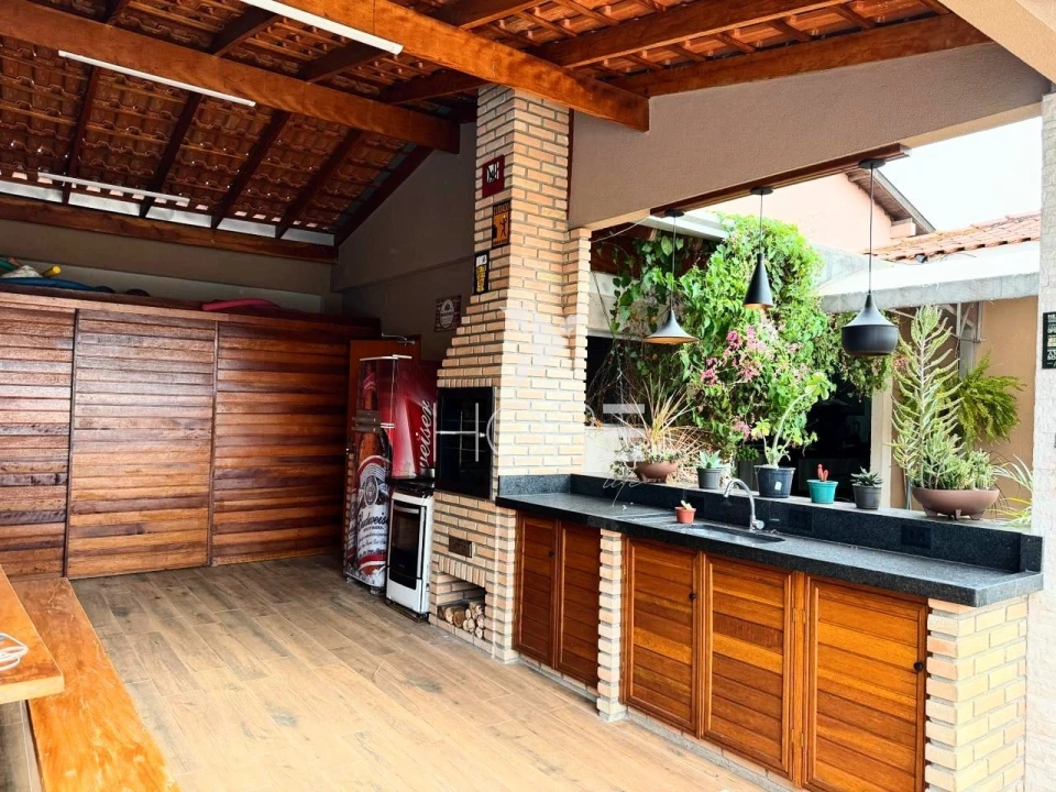 Imagens do imóveis Casa à venda com 400 m² - 3 quartos - suíte - piscina - 4 vagas - Zona Oeste - Jardim Shangri-lá - Londrina PR